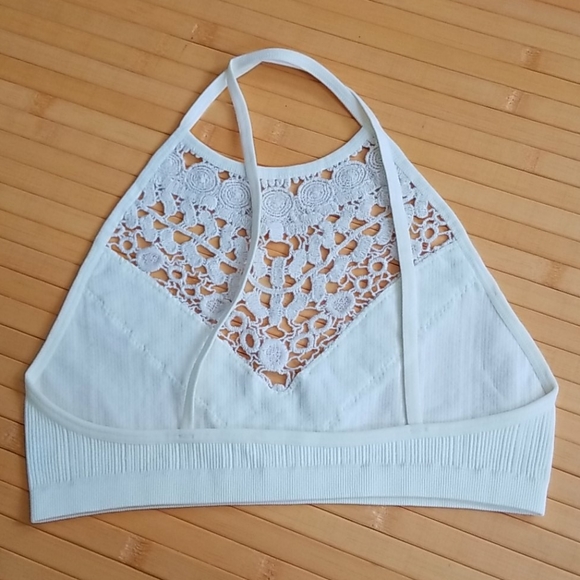 🎁🎊HP🎁🎉NWT Women's Ivory Crochet Neck Bralette - Picture 4 of 5